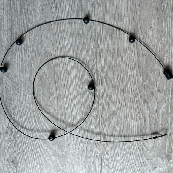 Weighted Magnetic Photo Clip String - Picture 2 of 3